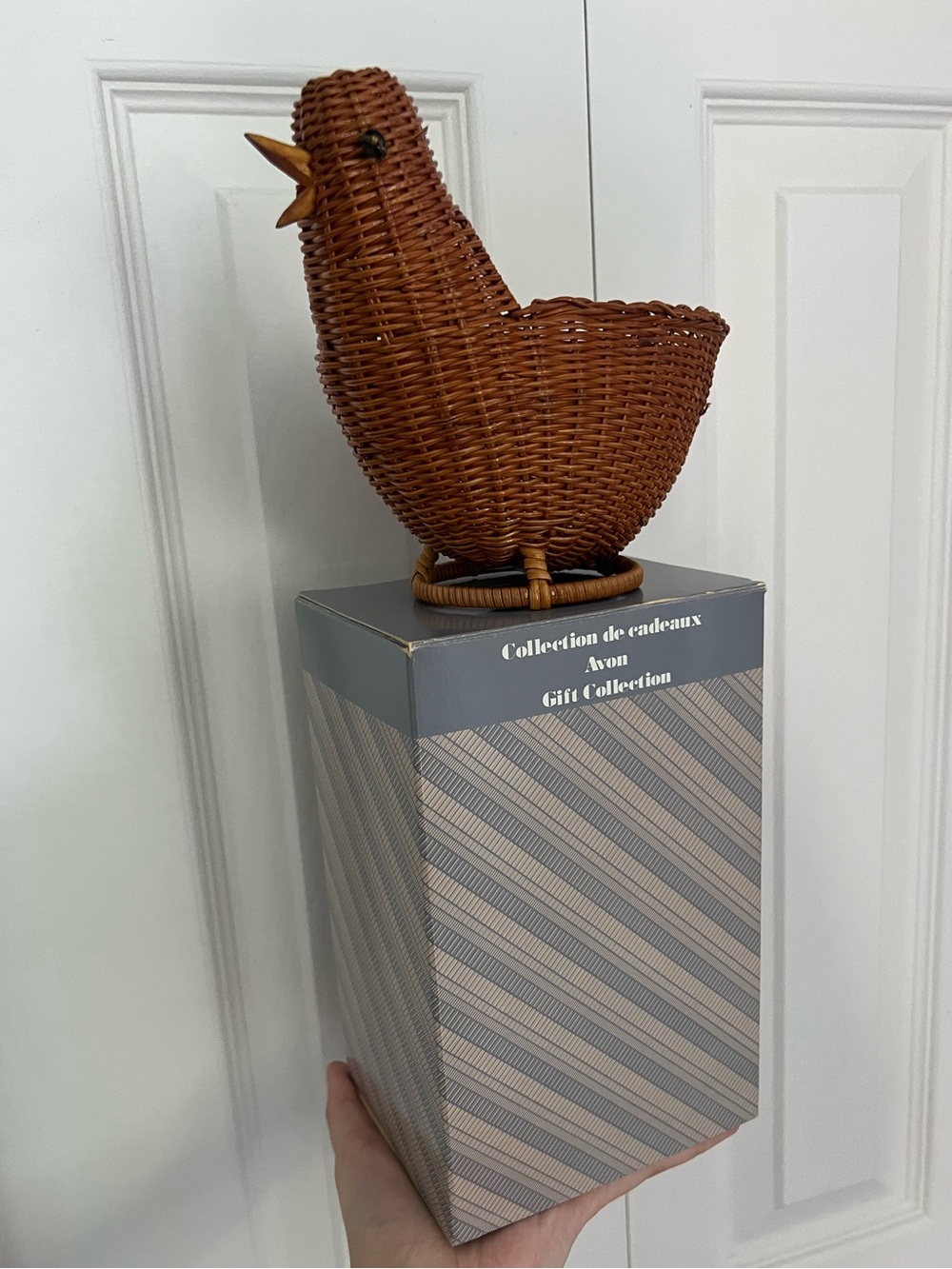 VINTAGE AVON - Wicker Chicken Basket in Warm Brown